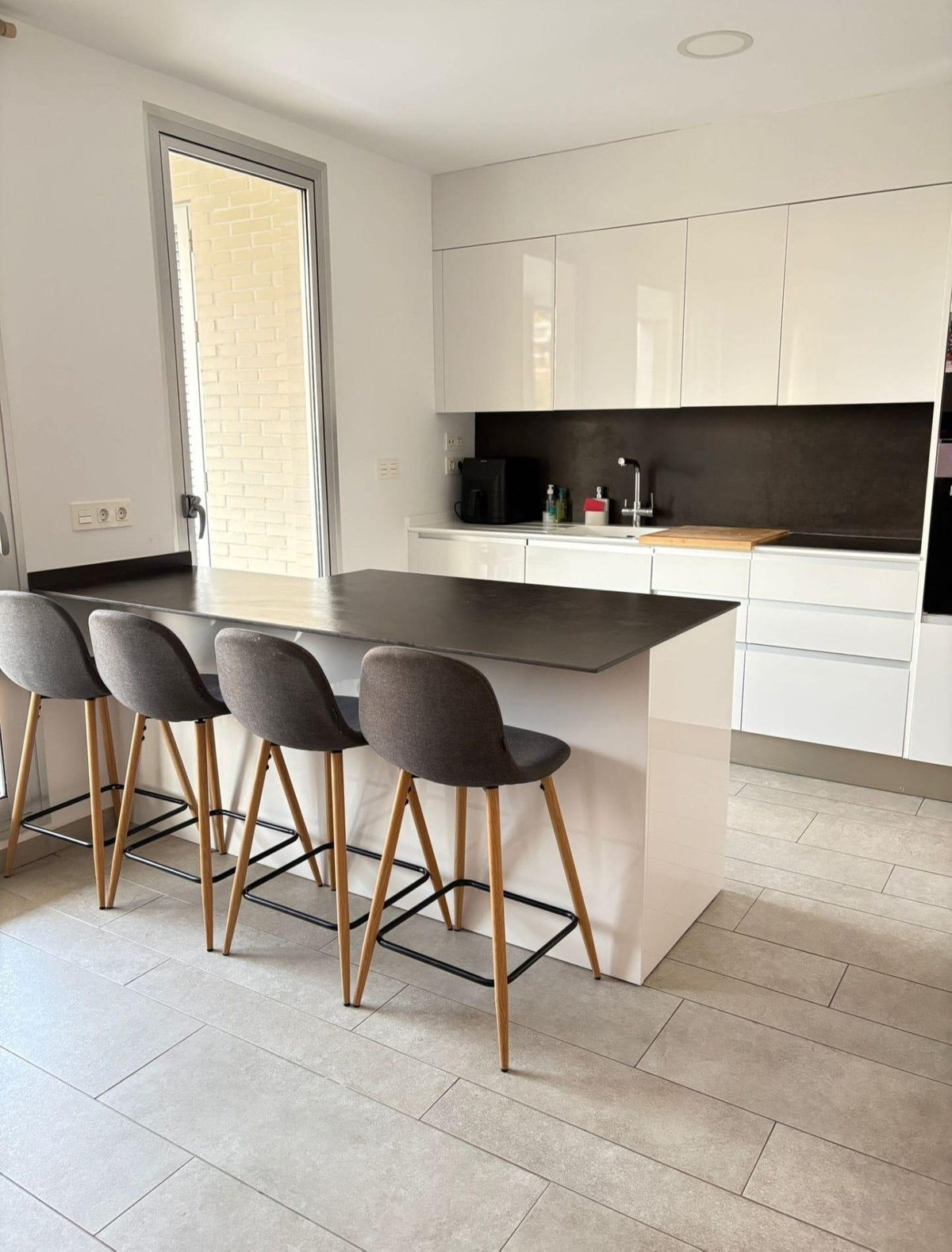 Se vende Apartamento Planta Media de 2 dormitorios en Costa Blanca, Alicante, España