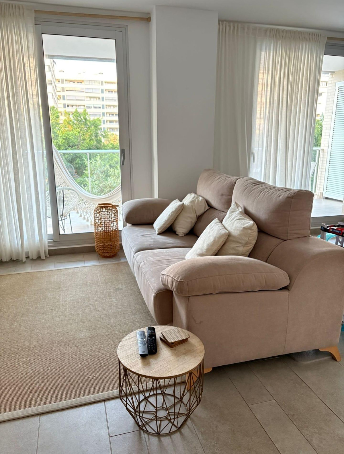 Se vende Apartamento Planta Media de 2 dormitorios en Costa Blanca, Alicante, España