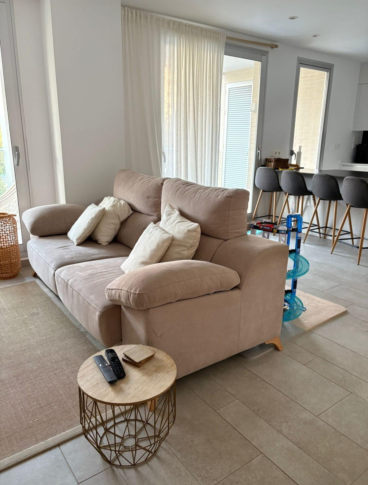 Se vende Apartamento Planta Media de 2 dormitorios en Costa Blanca, Alicante, España