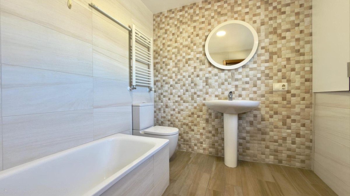 Se vende Bungalow de 6 dormitorios en Costa Blanca, Alicante, España
