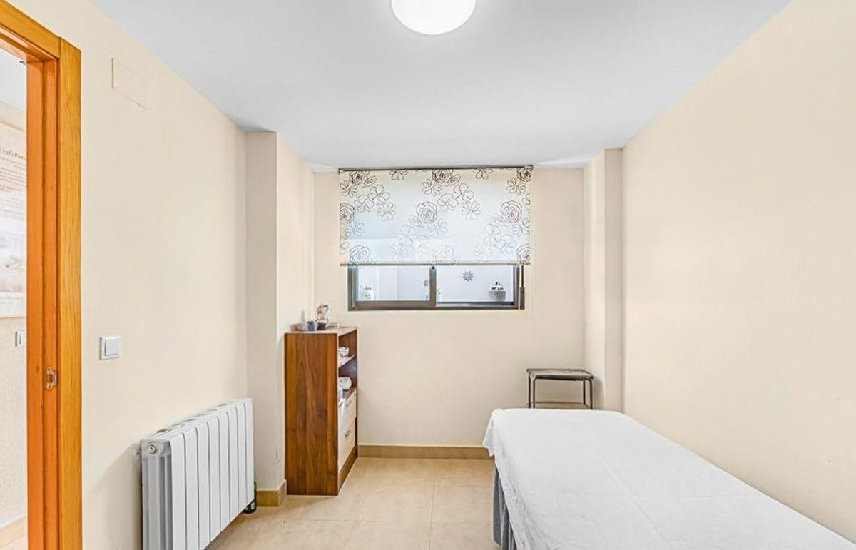 Se vende Bungalow de 6 dormitorios en Costa Blanca, Alicante, España
