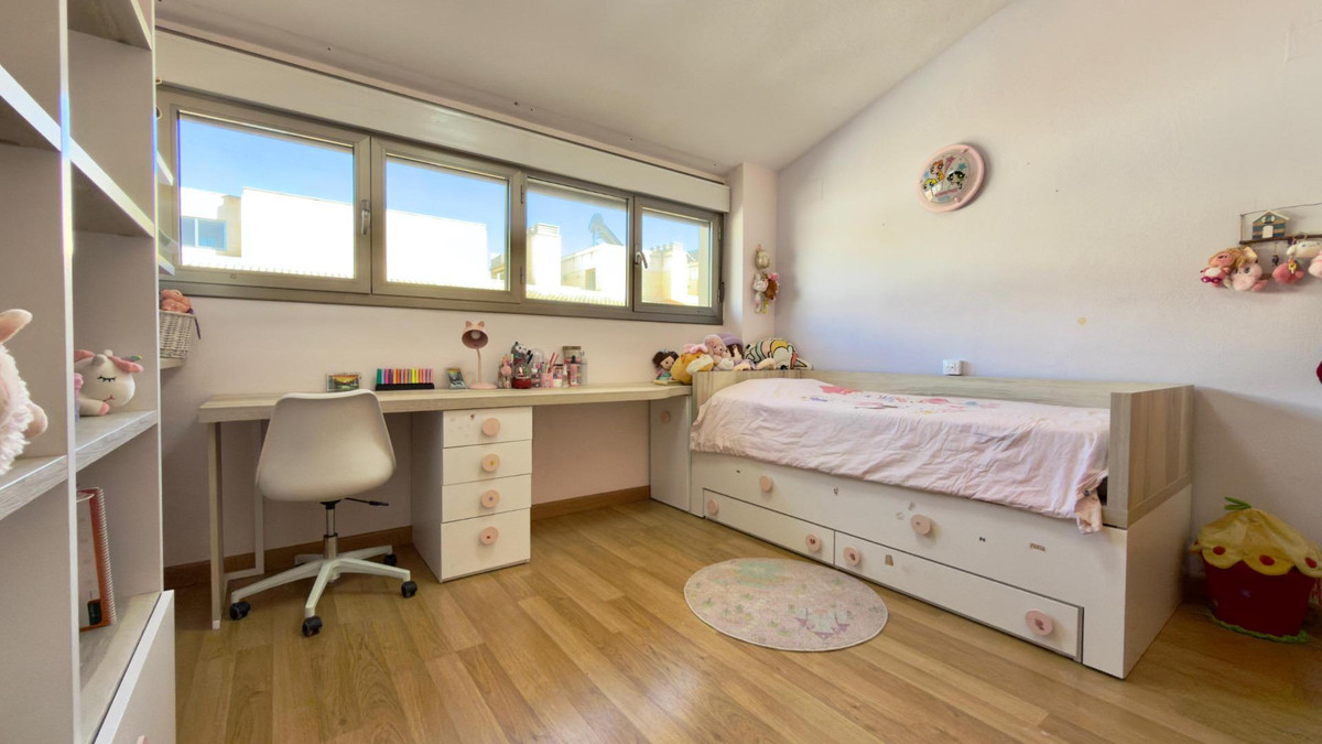Se vende Bungalow de 6 dormitorios en Costa Blanca, Alicante, España