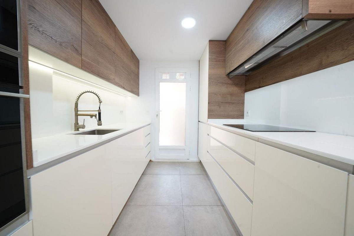6 Bed Townhouse for sale in Mutxamel Costa Blanca, Alicante, Spain