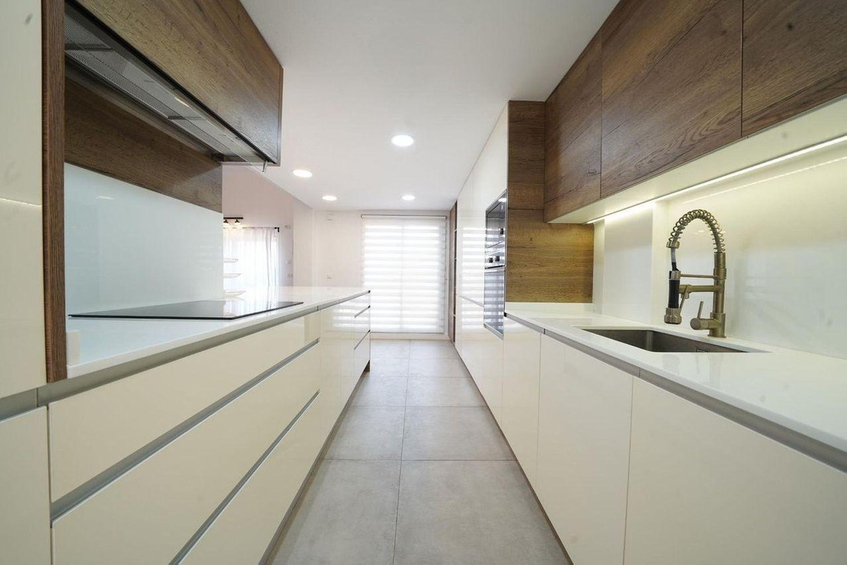 6 Bed Townhouse for sale in Mutxamel Costa Blanca, Alicante, Spain