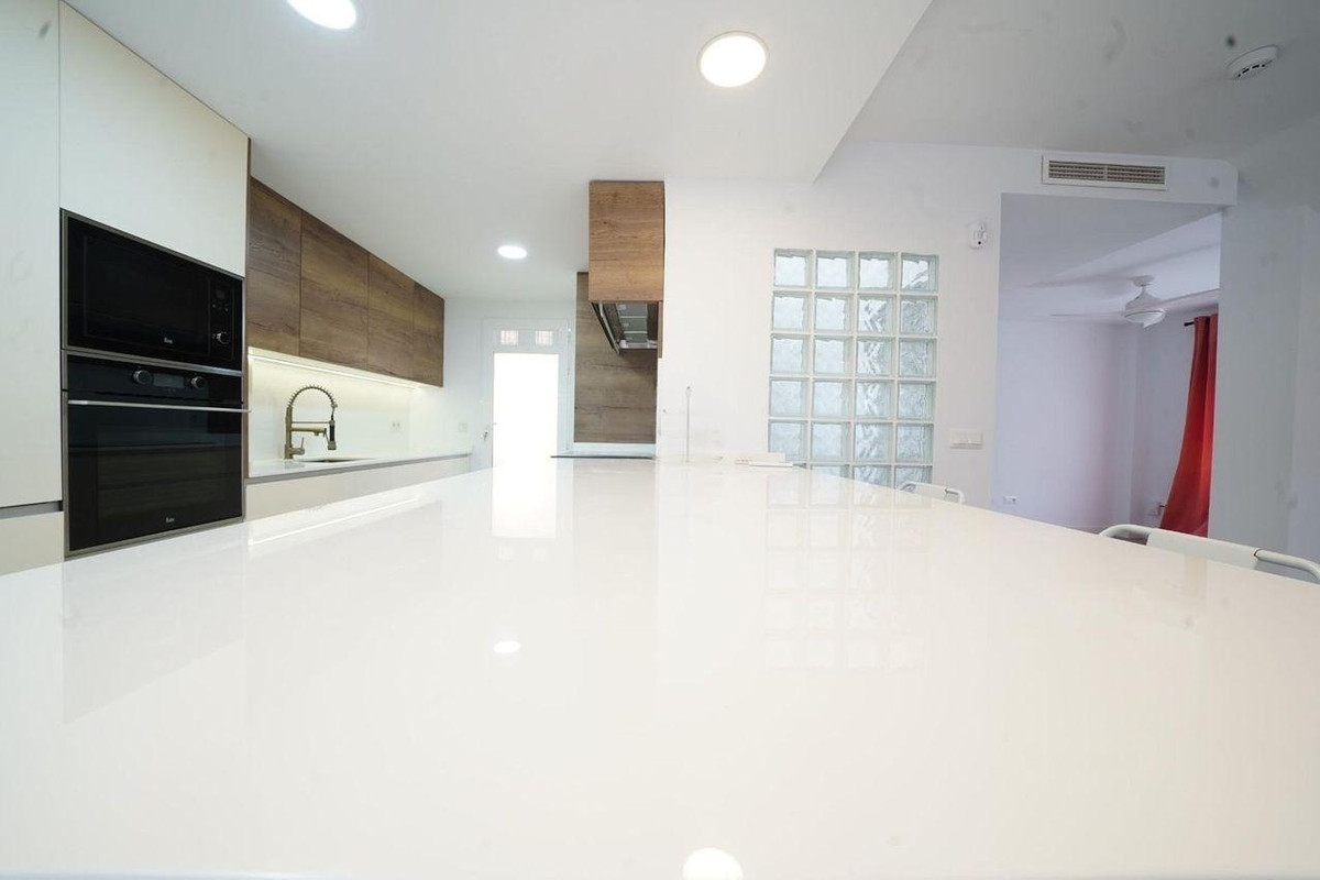 6 Bed Townhouse for sale in Mutxamel Costa Blanca, Alicante, Spain