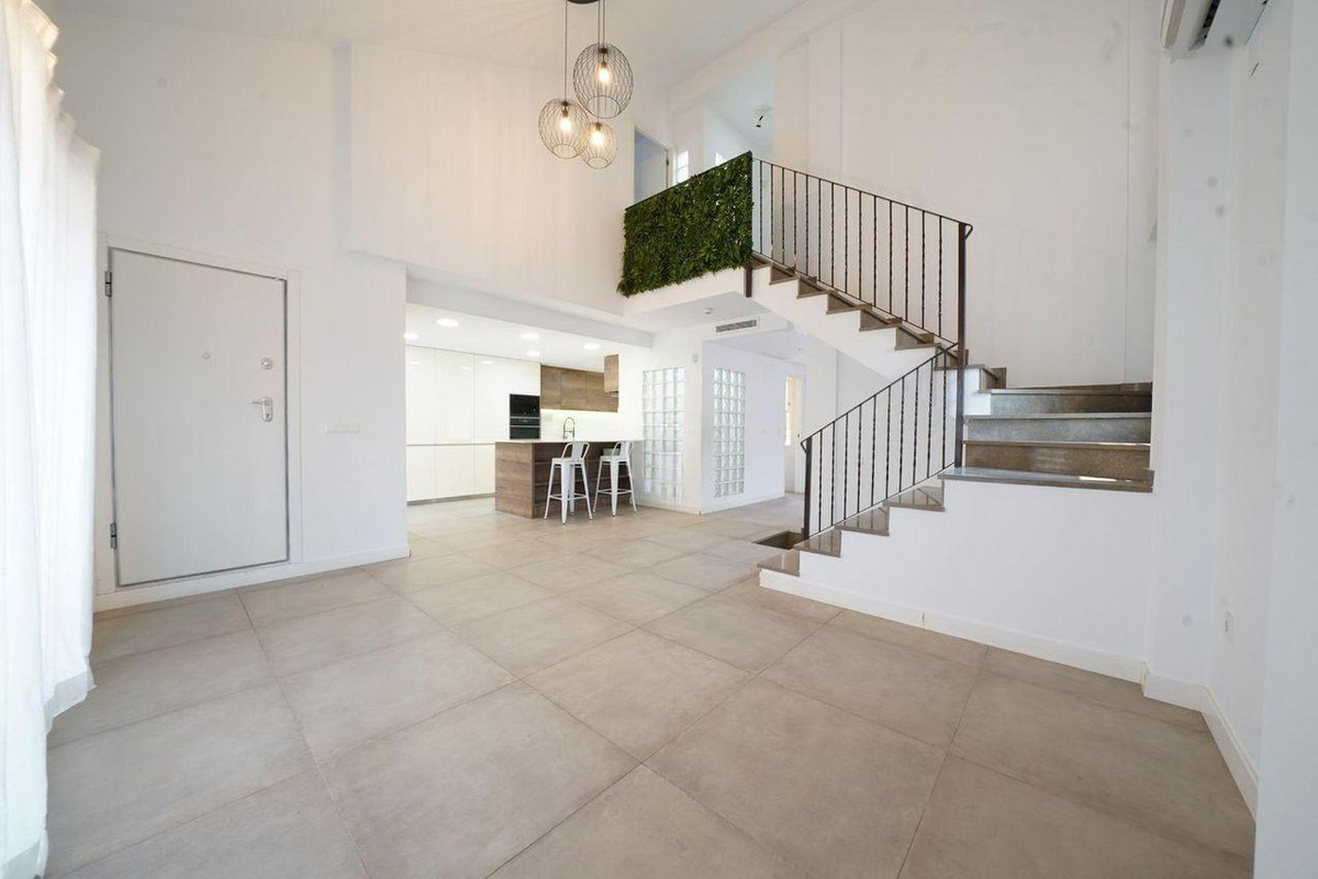 6 Bed Townhouse for sale in Mutxamel Costa Blanca, Alicante, Spain