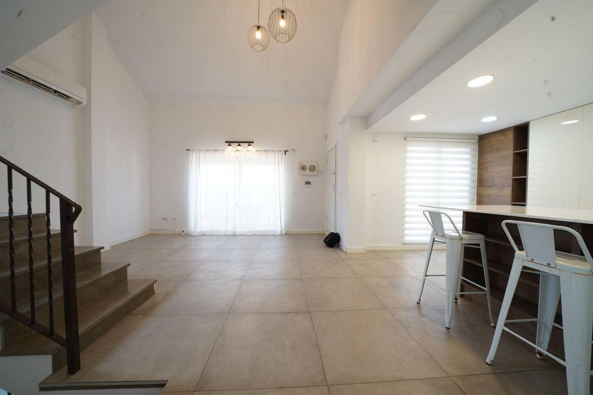 6 Bed Townhouse for sale in Mutxamel Costa Blanca, Alicante, Spain