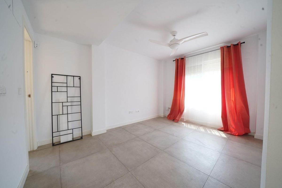6 Bed Townhouse for sale in Mutxamel Costa Blanca, Alicante, Spain