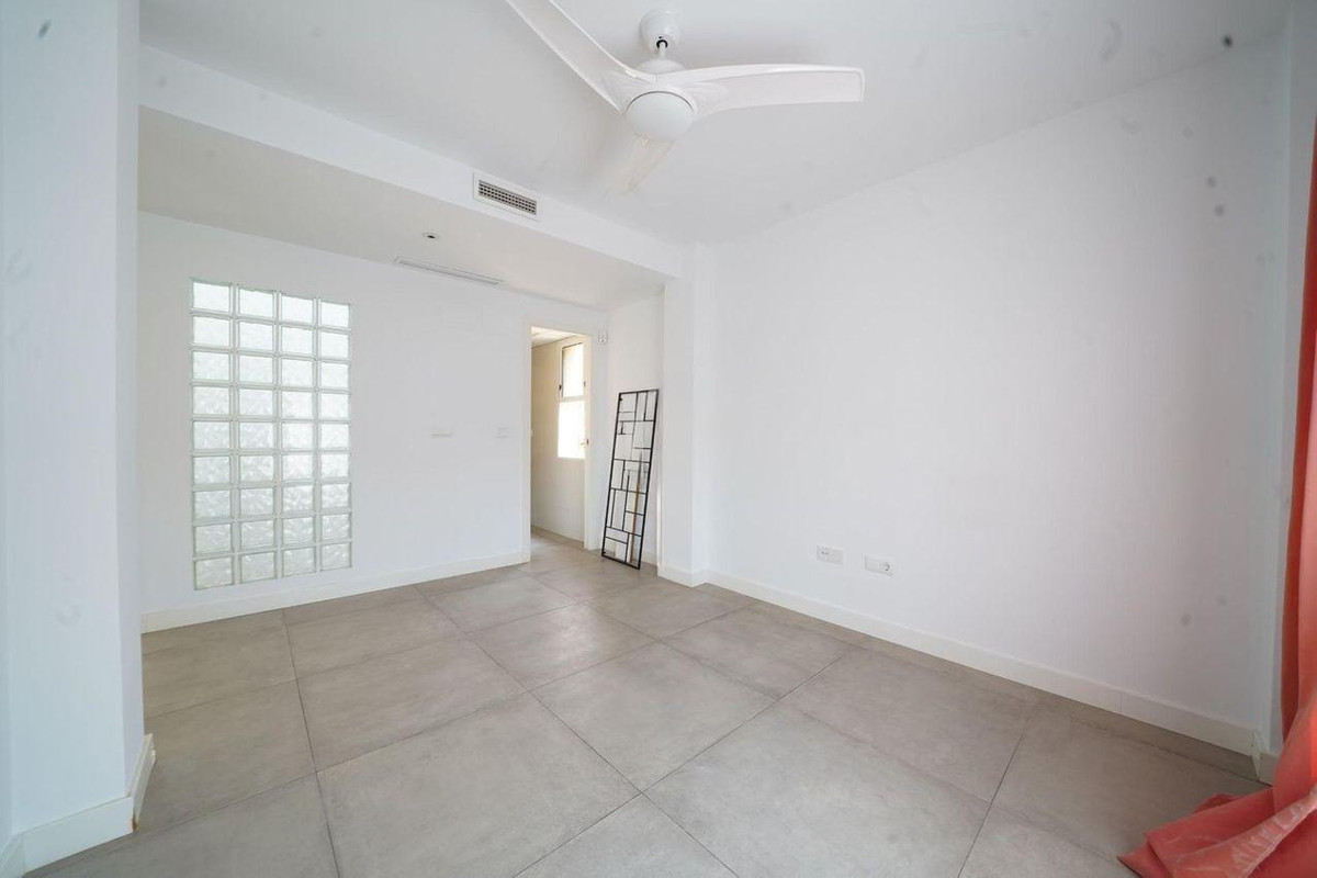 6 Bed Townhouse for sale in Mutxamel Costa Blanca, Alicante, Spain