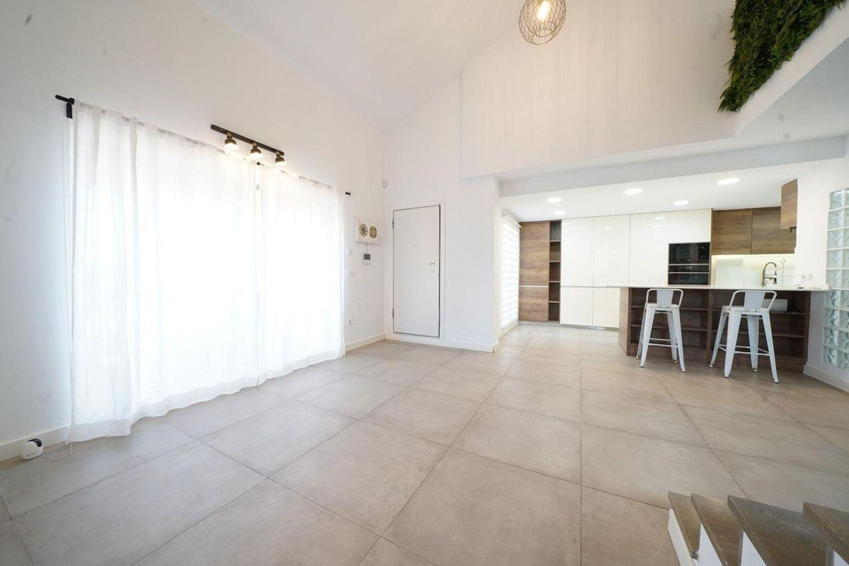6 Bed Townhouse for sale in Mutxamel Costa Blanca, Alicante, Spain