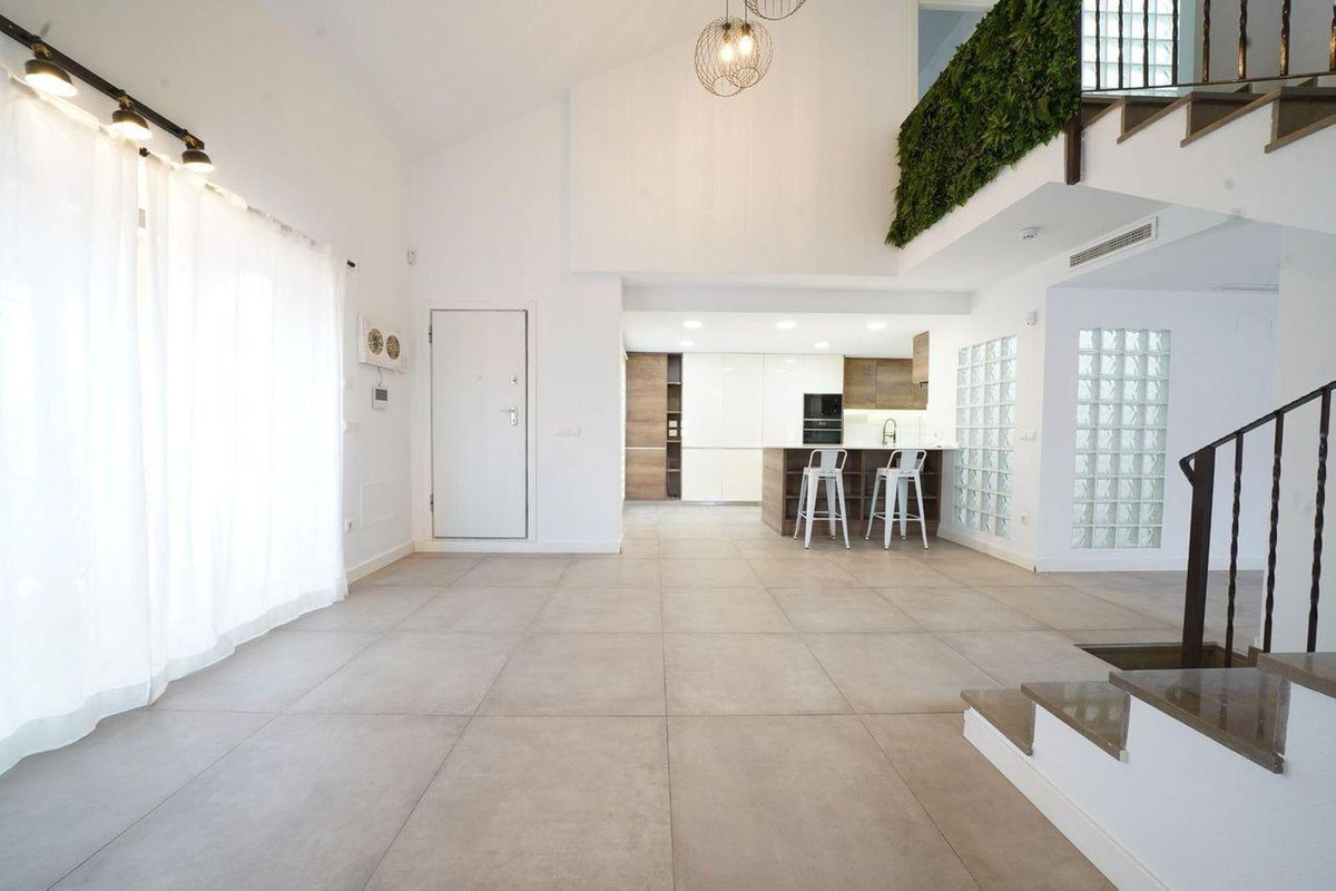 6 Bed Townhouse for sale in Mutxamel Costa Blanca, Alicante, Spain