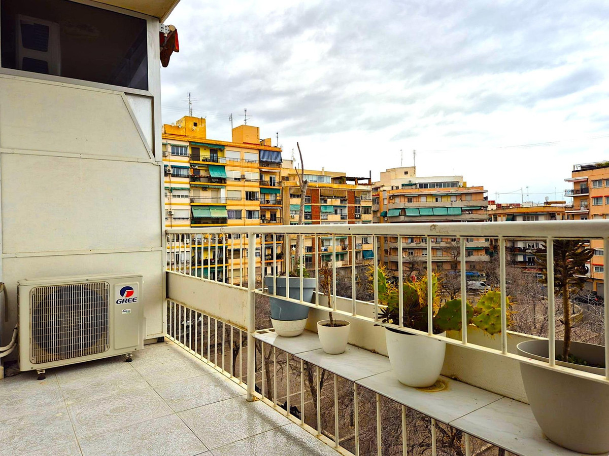 Se vende Apartamento Planta Media de 3 dormitorios en Costa Blanca, Alicante, España
