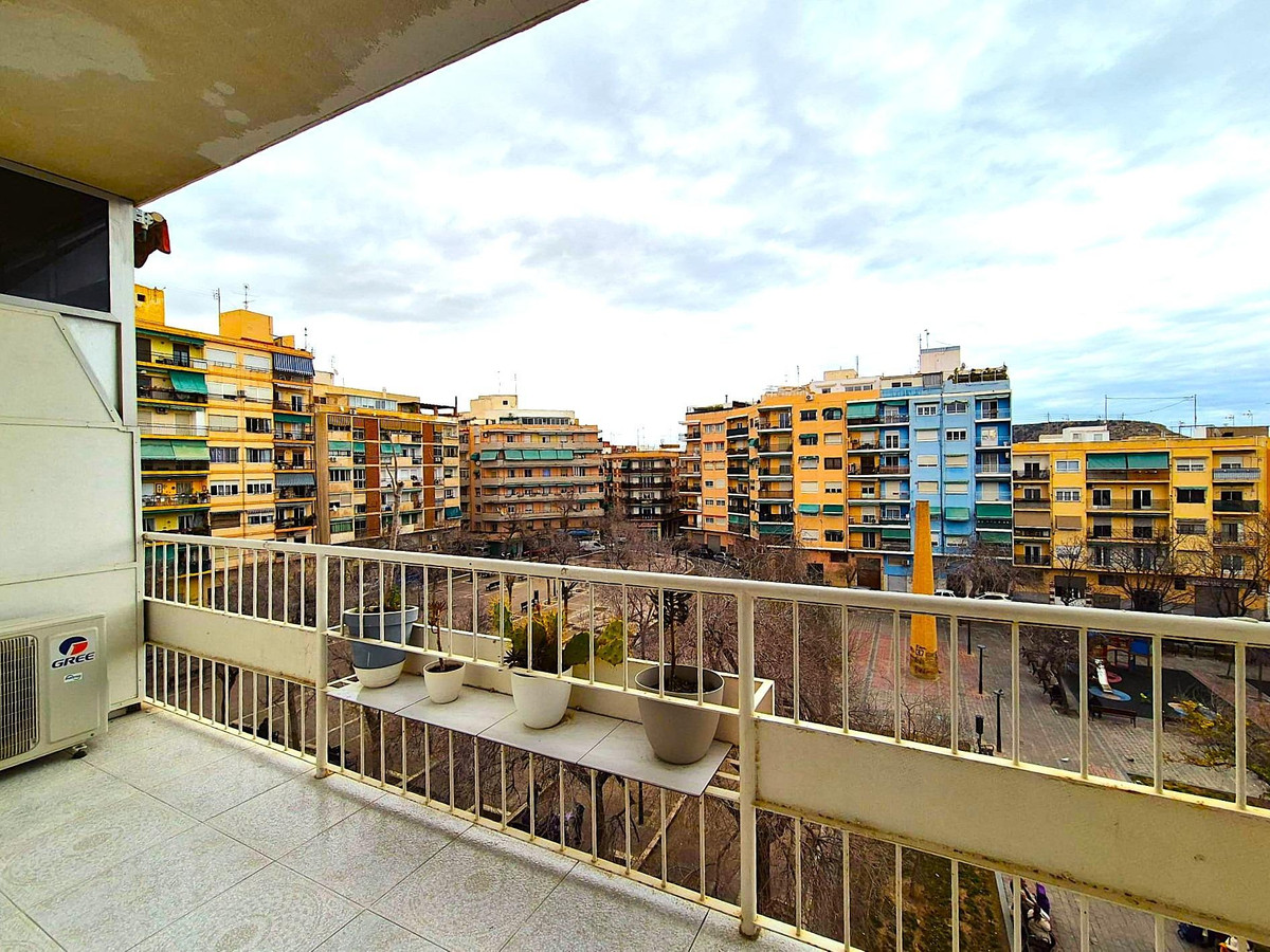 Se vende Apartamento Planta Media de 3 dormitorios en Costa Blanca, Alicante, España
