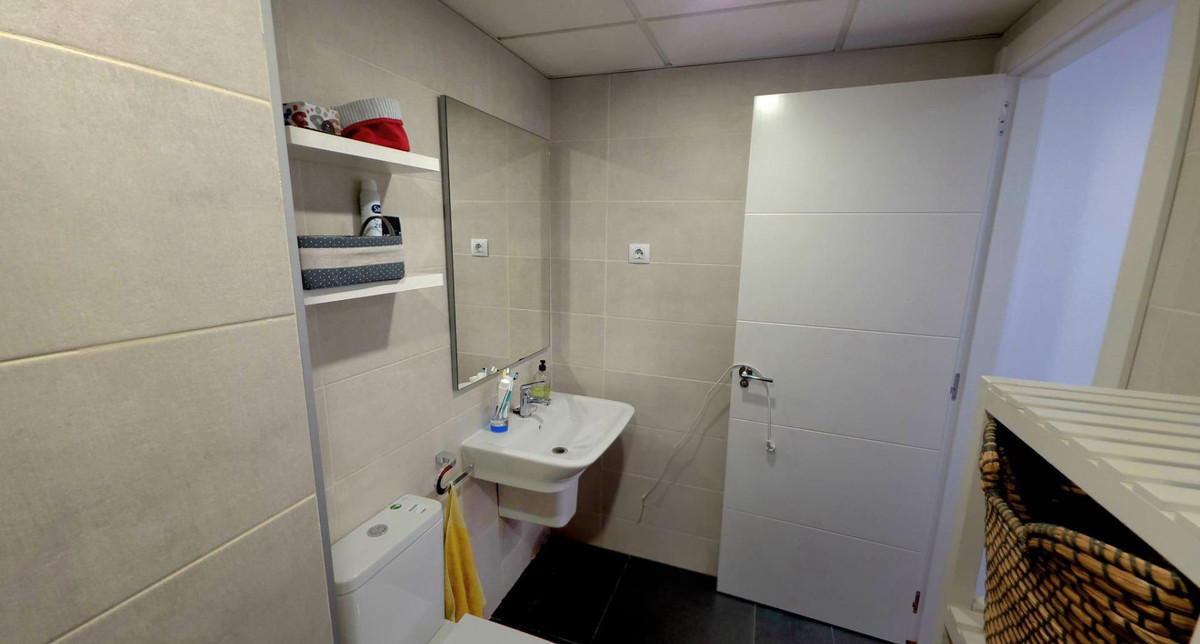 Se vende Apartamento Planta Media de 3 dormitorios en Costa Blanca, Alicante, España