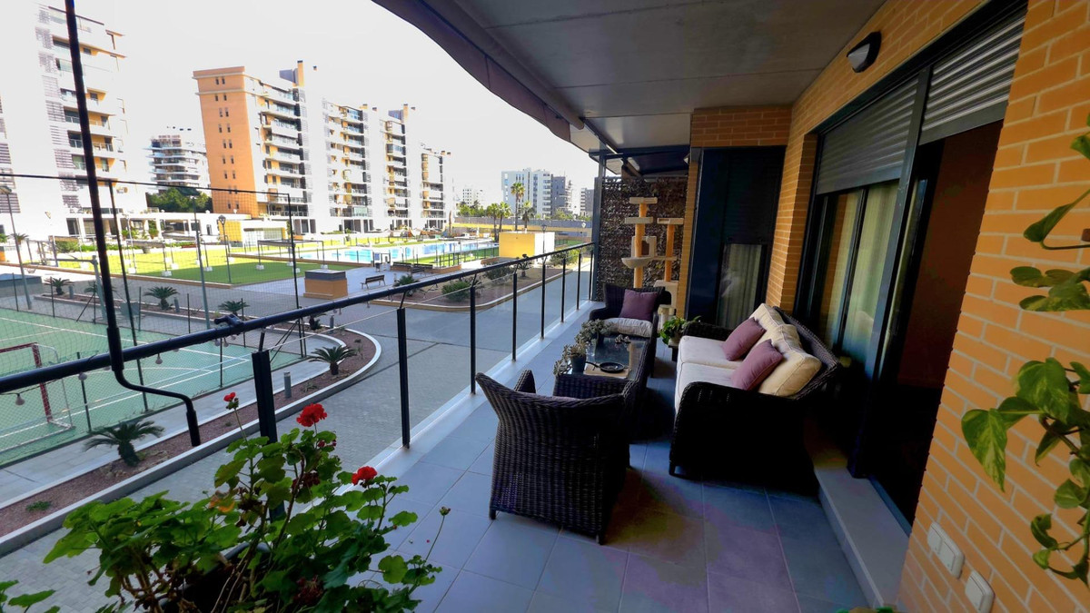 Se vende Apartamento Planta Media de 3 dormitorios en Costa Blanca, Alicante, España