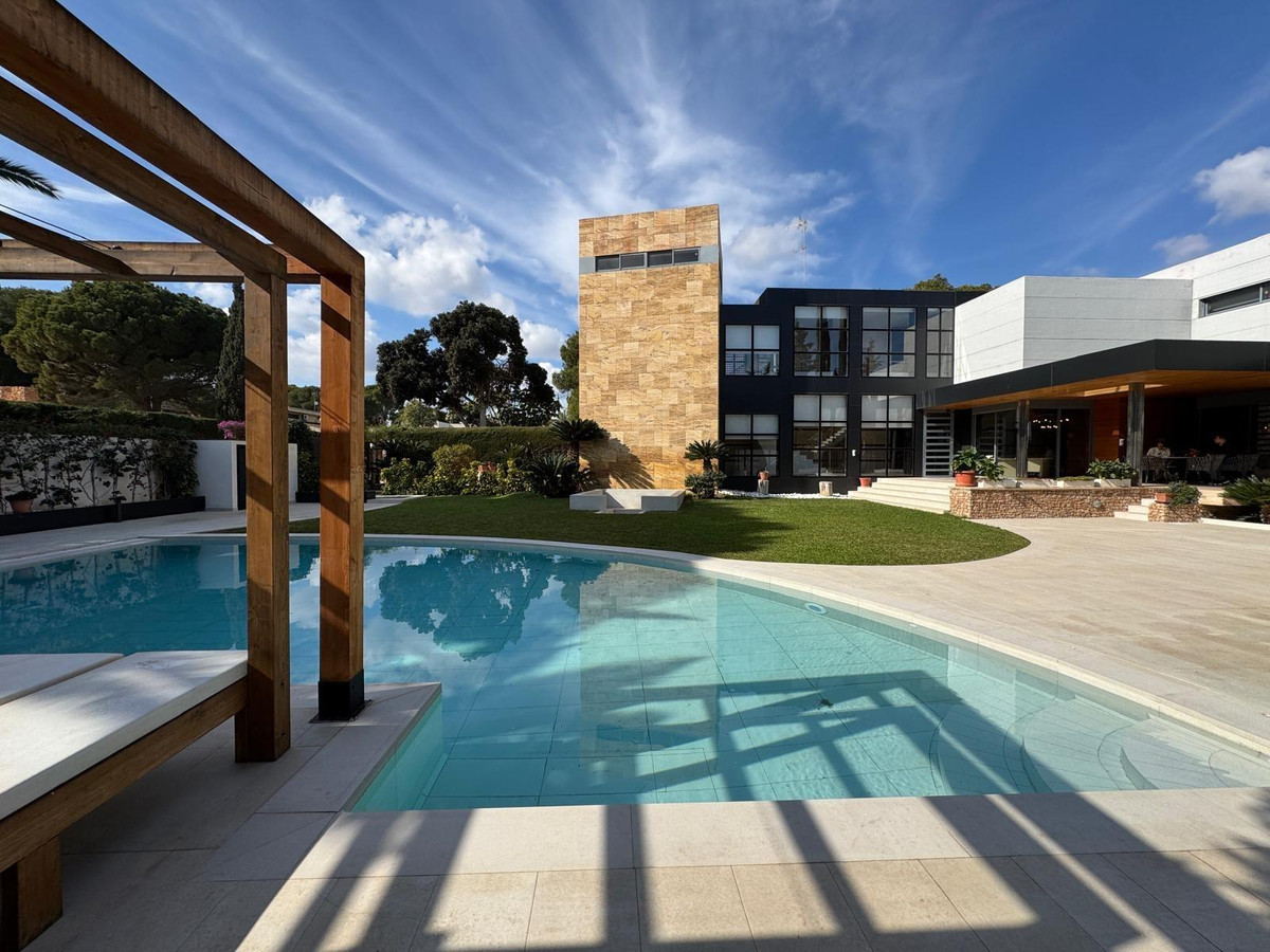 7 Bed Townhouse for sale in Orihuela Costa Costa Blanca, Alicante, Spain