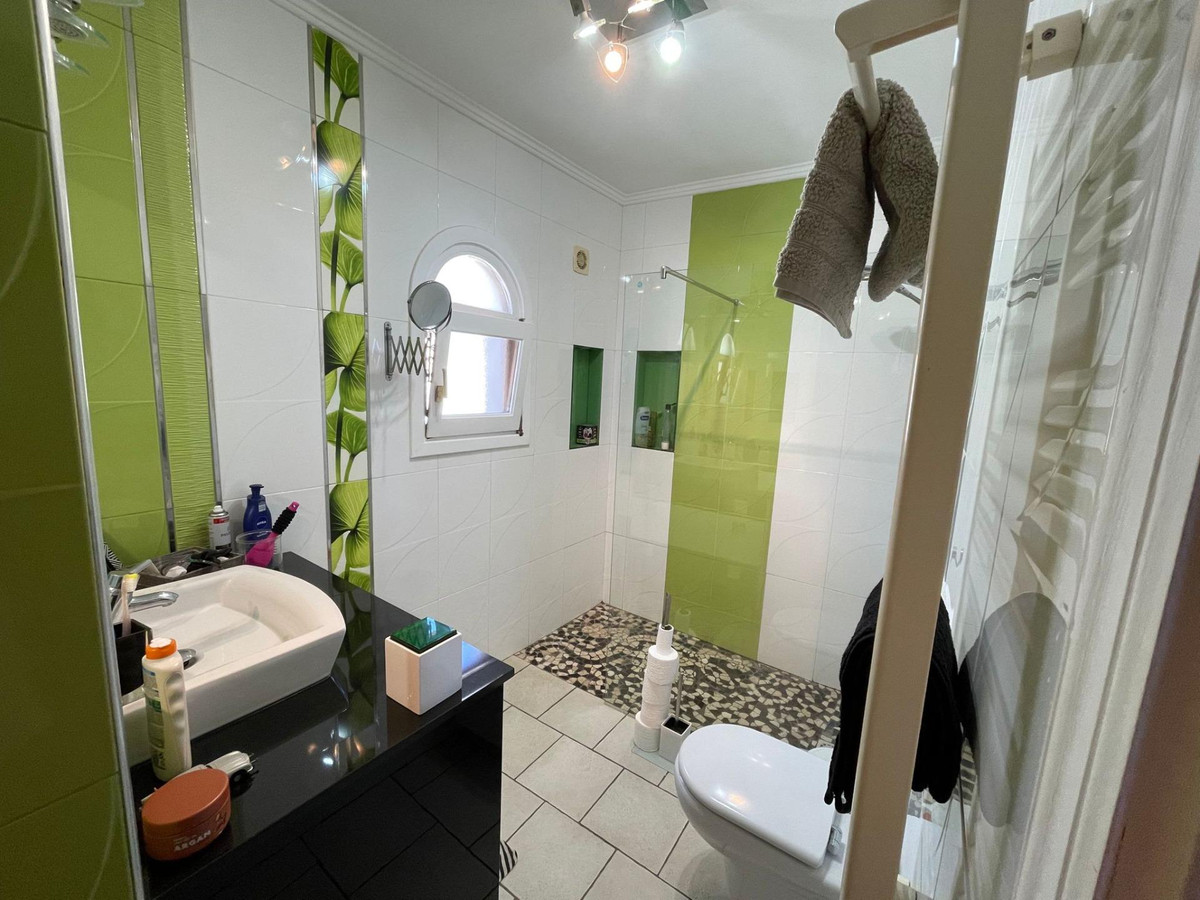 Se vende Bungalow de 8 dormitorios en Costa Blanca, Alicante, España