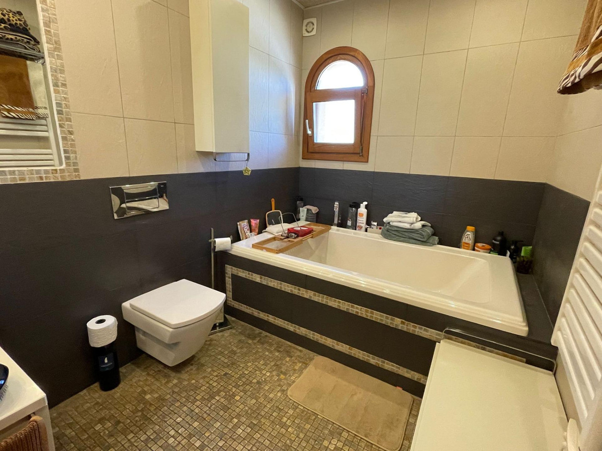 Se vende Bungalow de 8 dormitorios en Costa Blanca, Alicante, España