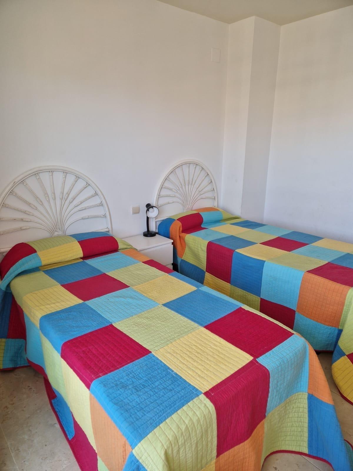 Se vende Apartamento Planta Media de 2 dormitorios en Costa Blanca, Alicante, España