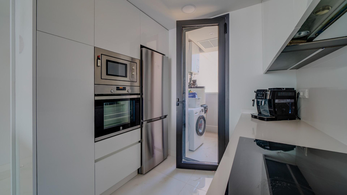 Se vende Apartamento Planta Media de 2 dormitorios en Costa Blanca, Alicante, España