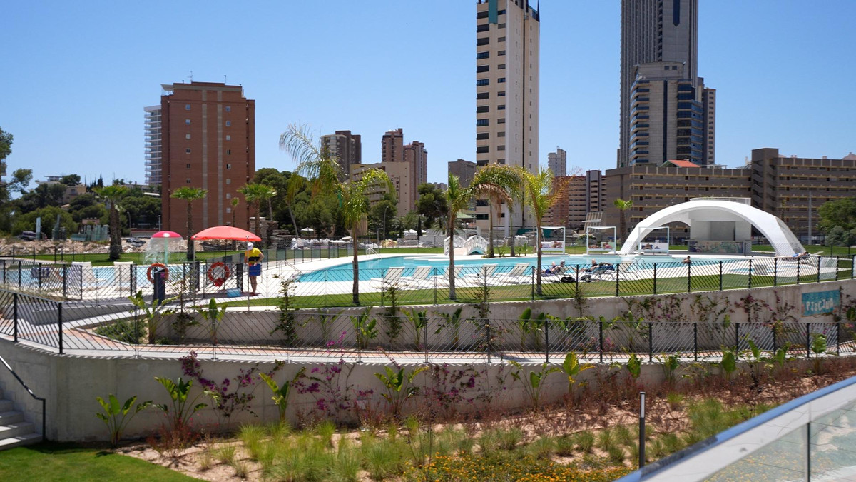 Se vende Apartamento Planta Media de 2 dormitorios en Costa Blanca, Alicante, España