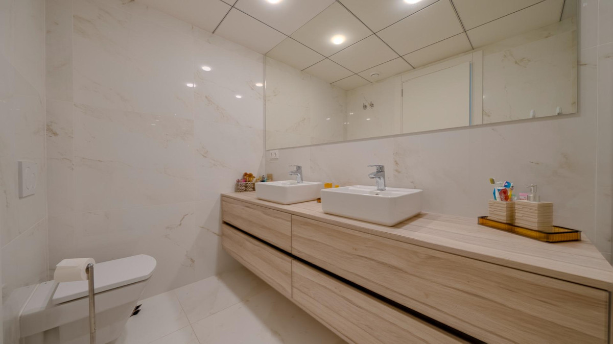Se vende Apartamento Planta Media de 2 dormitorios en Costa Blanca, Alicante, España