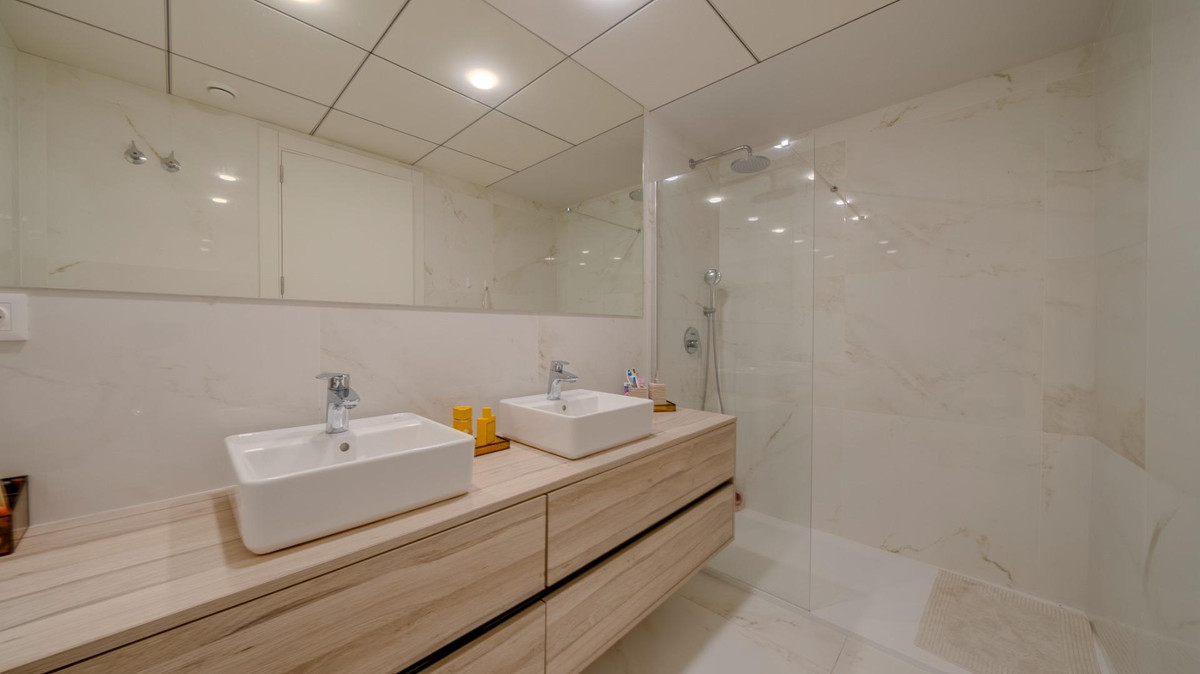Se vende Apartamento Planta Media de 2 dormitorios en Costa Blanca, Alicante, España