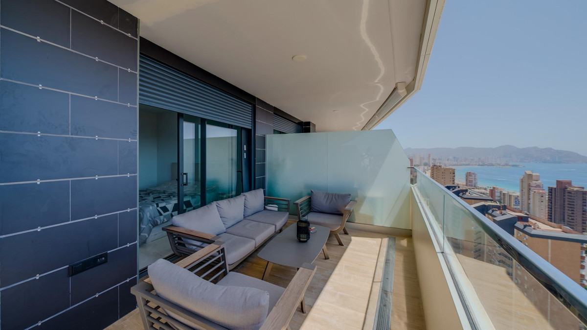 Se vende Apartamento Planta Media de 2 dormitorios en Costa Blanca, Alicante, España