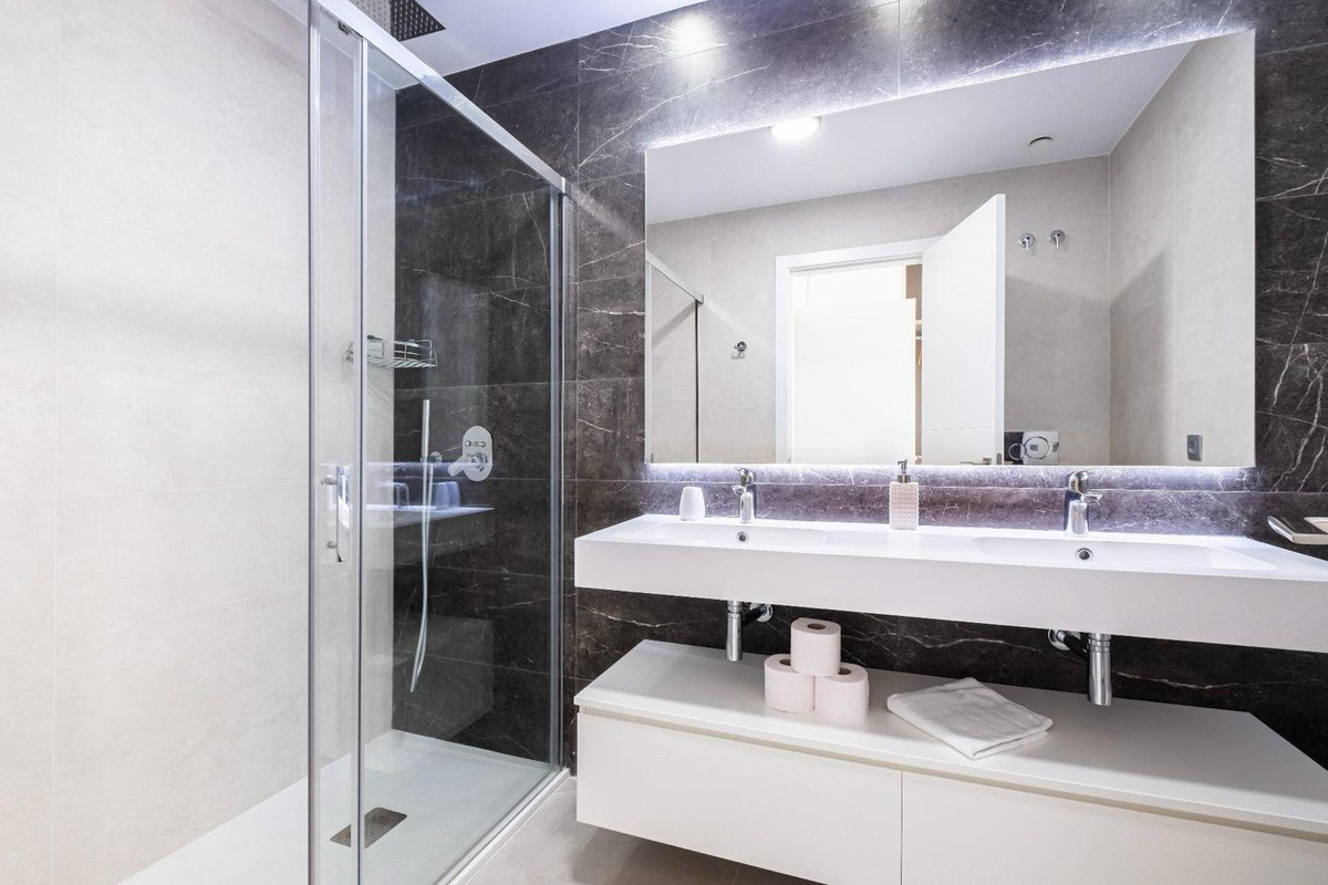 Se vende Apartamento Planta Media de 2 dormitorios en Costa Blanca, Alicante, España