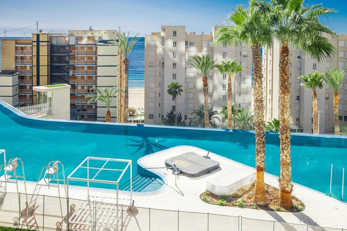 Se vende Apartamento Planta Media de 2 dormitorios en Costa Blanca, Alicante, España