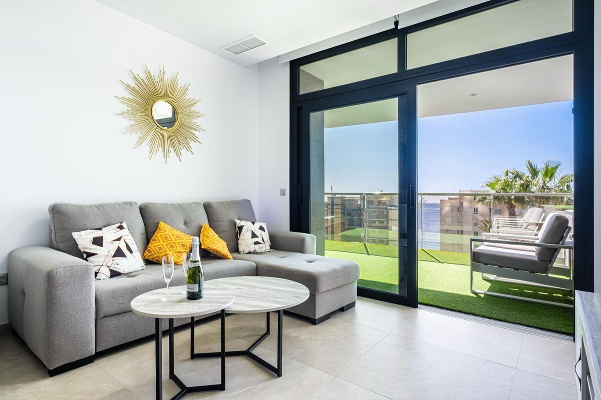 Se vende Apartamento Planta Media de 2 dormitorios en Costa Blanca, Alicante, España