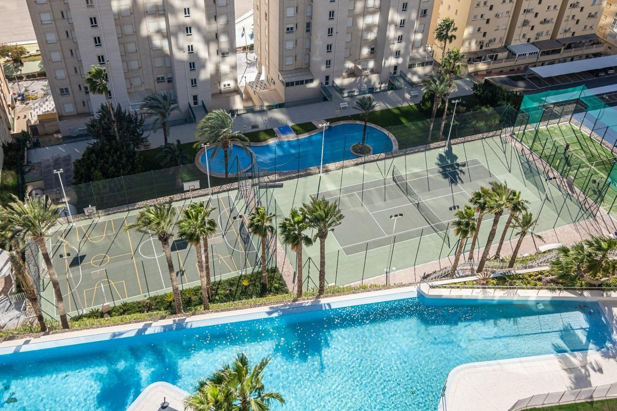 Se vende Apartamento Planta Media de 2 dormitorios en Costa Blanca, Alicante, España