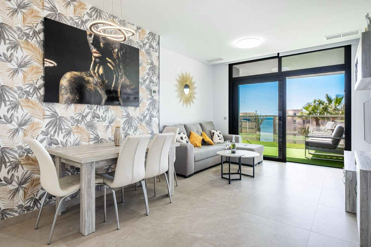 Se vende Apartamento Planta Media de 2 dormitorios en Costa Blanca, Alicante, España