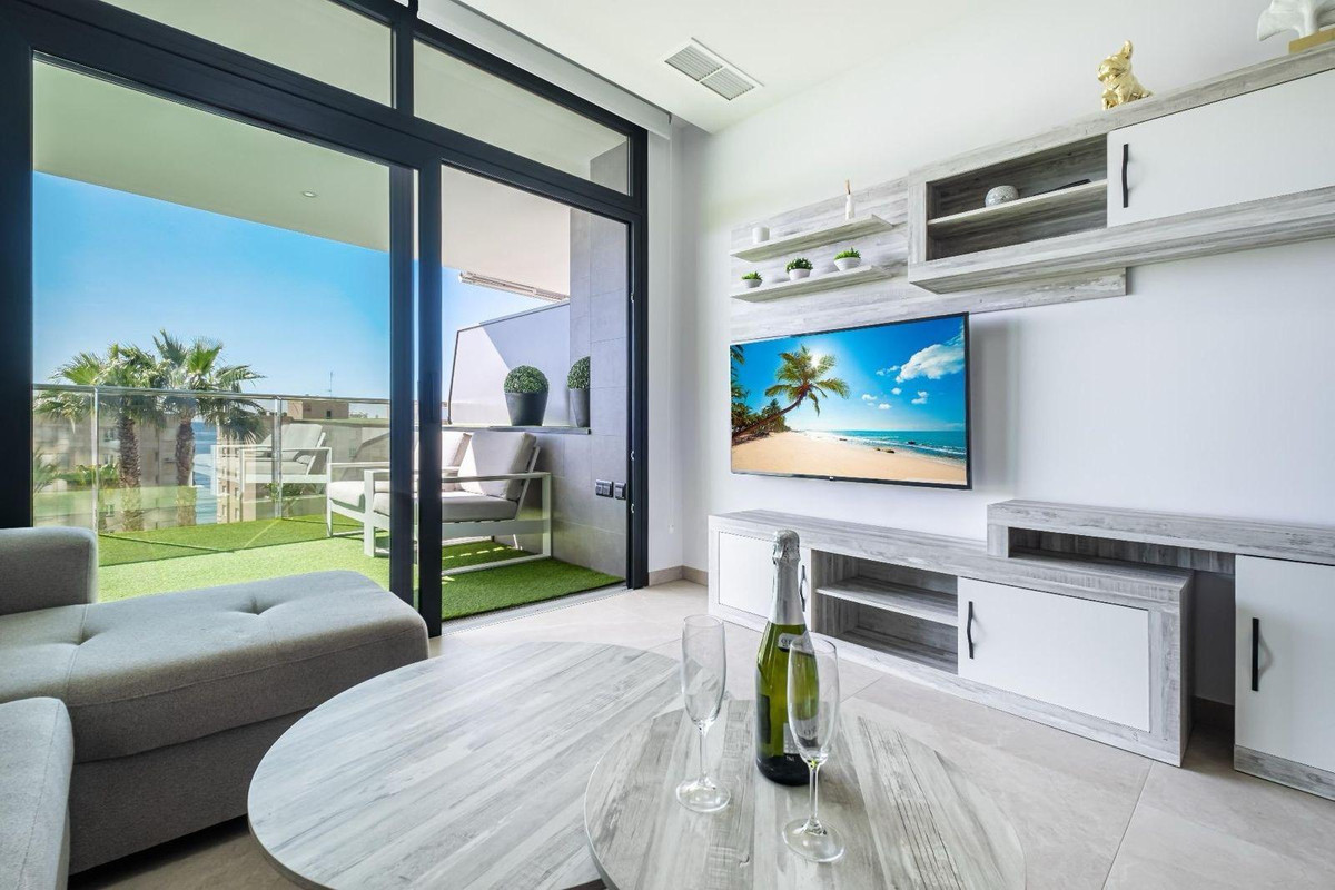 Se vende Apartamento Planta Media de 2 dormitorios en Costa Blanca, Alicante, España