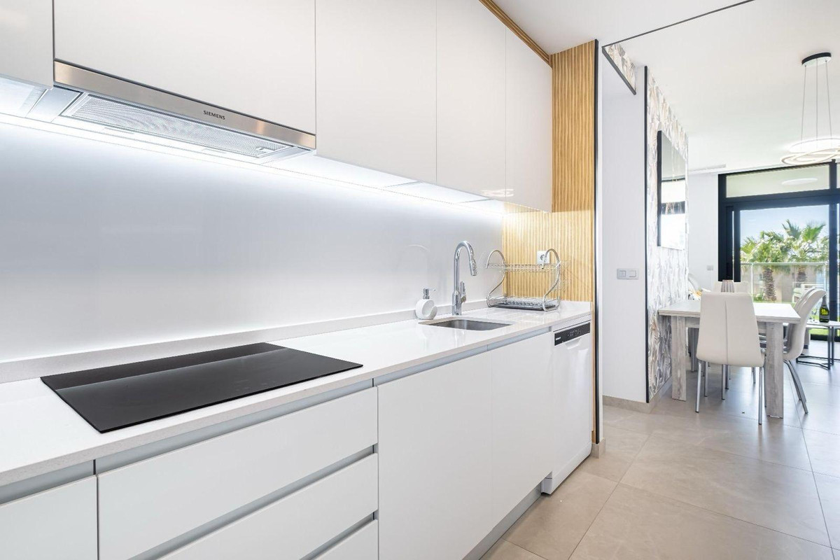 Se vende Apartamento Planta Media de 2 dormitorios en Costa Blanca, Alicante, España