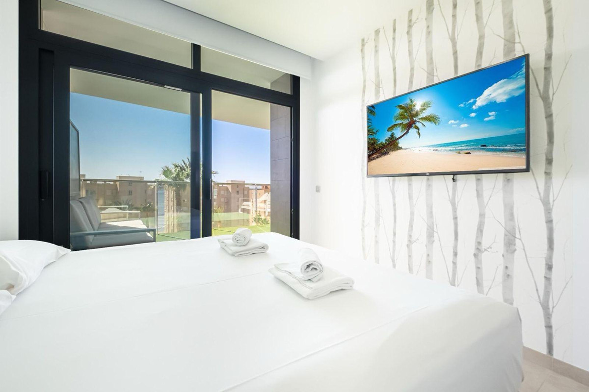Se vende Apartamento Planta Media de 2 dormitorios en Costa Blanca, Alicante, España