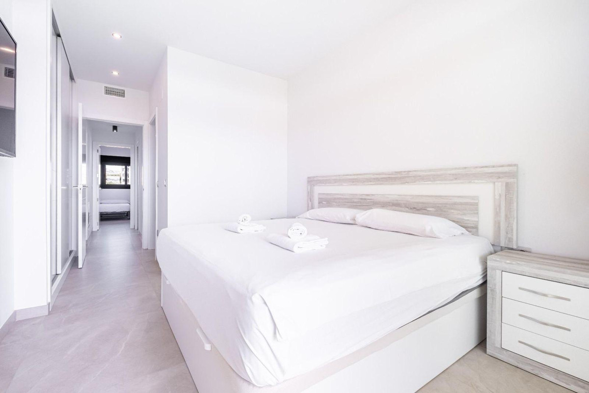 Se vende Apartamento Planta Media de 2 dormitorios en Costa Blanca, Alicante, España