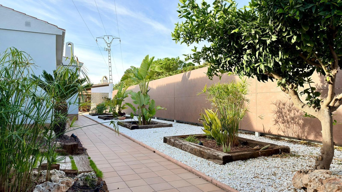 3 Bed Townhouse for sale in El Campello Costa Blanca, Alicante, Spain