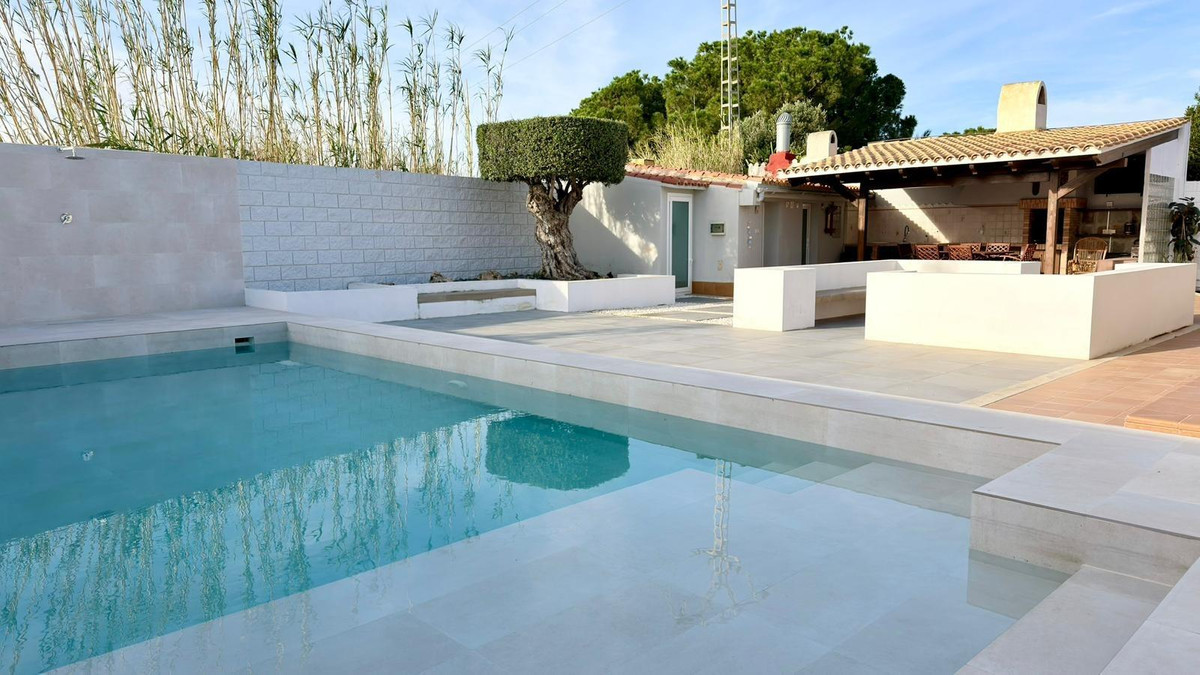 3 Bed Townhouse for sale in El Campello Costa Blanca, Alicante, Spain