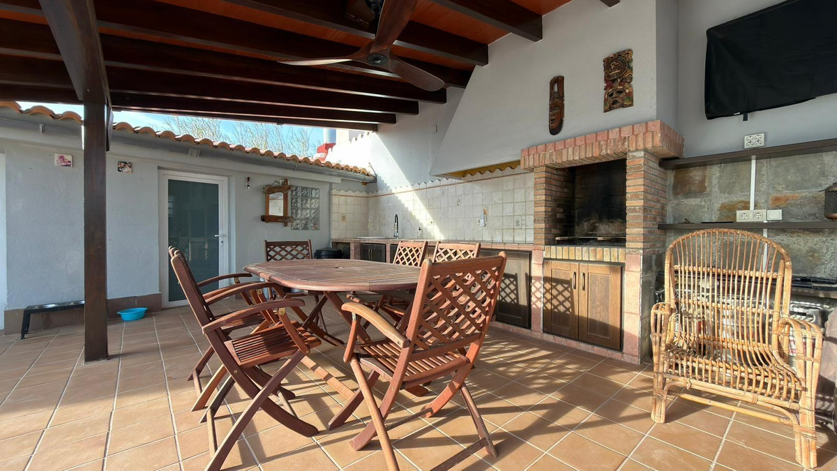 3 Bed Townhouse for sale in El Campello Costa Blanca, Alicante, Spain