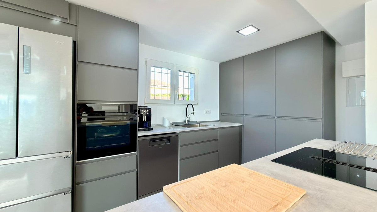 3 Bed Townhouse for sale in El Campello Costa Blanca, Alicante, Spain