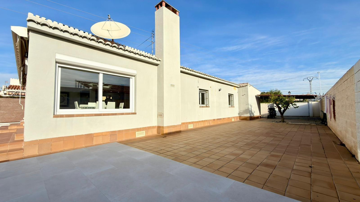 3 Bed Townhouse for sale in El Campello Costa Blanca, Alicante, Spain