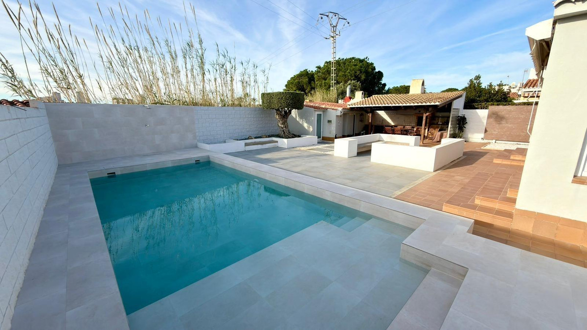 3 Bed Townhouse for sale in El Campello Costa Blanca, Alicante, Spain