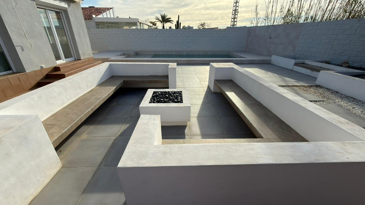 3 Bed Townhouse for sale in El Campello Costa Blanca, Alicante, Spain