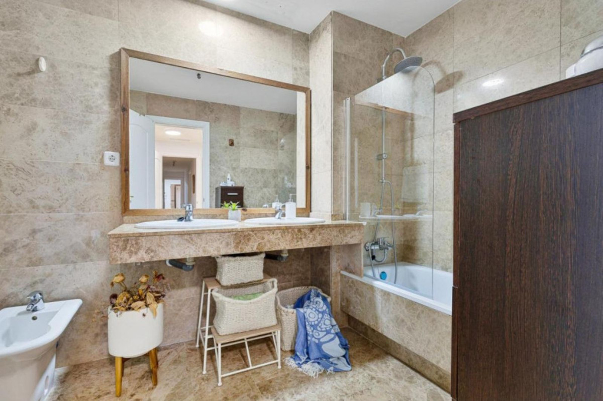 3 Bed Apartment for sale in San Pedro De Alcántara Costa Del Sol, Málaga, Spain