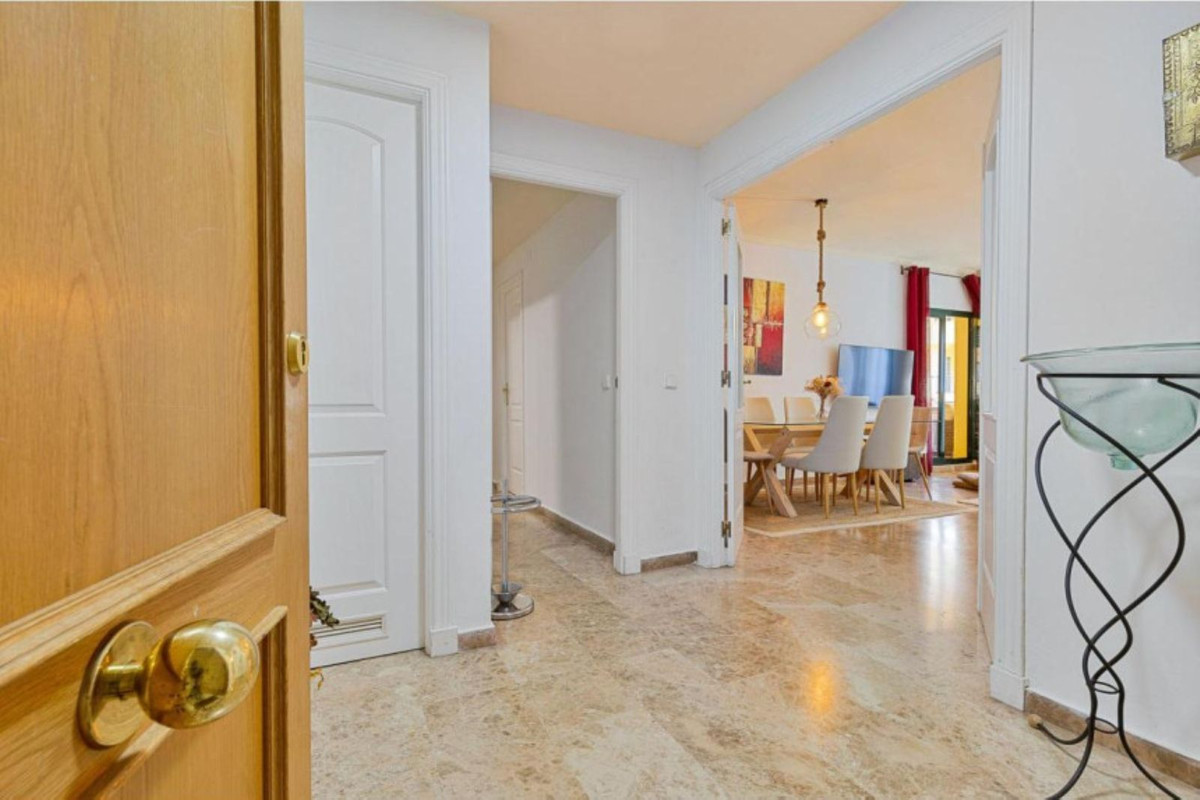 3 Bed Apartment for sale in San Pedro De Alcántara Costa Del Sol, Málaga, Spain