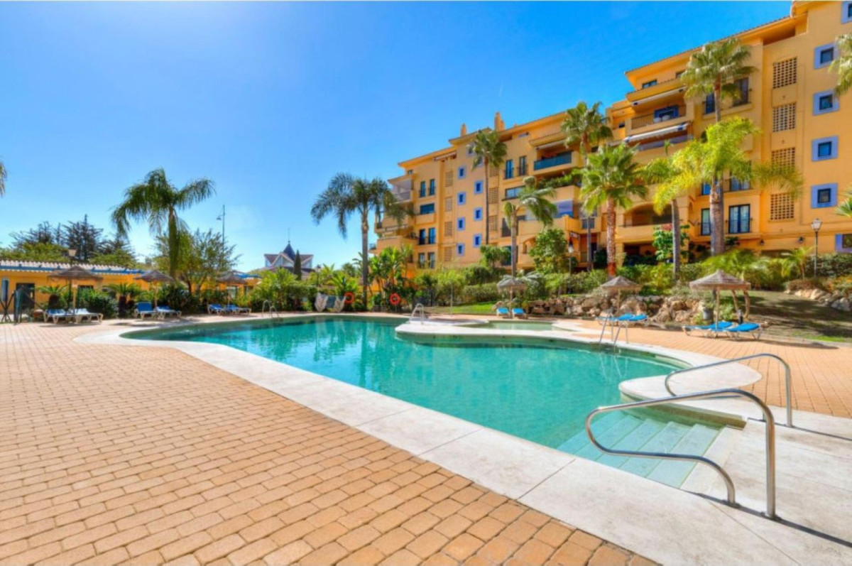 3 Bed Apartment for sale in San Pedro De Alcántara Costa Del Sol, Málaga, Spain