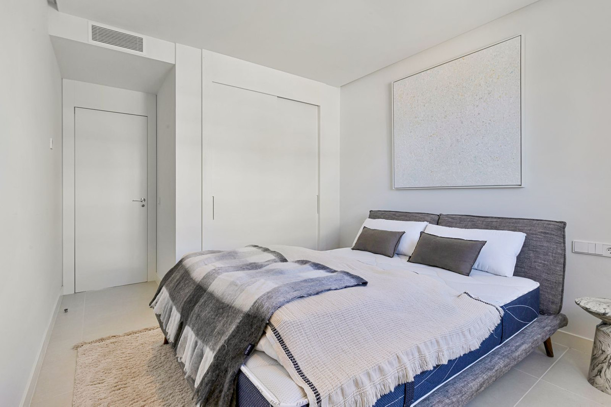 3 Bed Apartment for sale in Fuengirola Costa Del Sol, Málaga, Spain