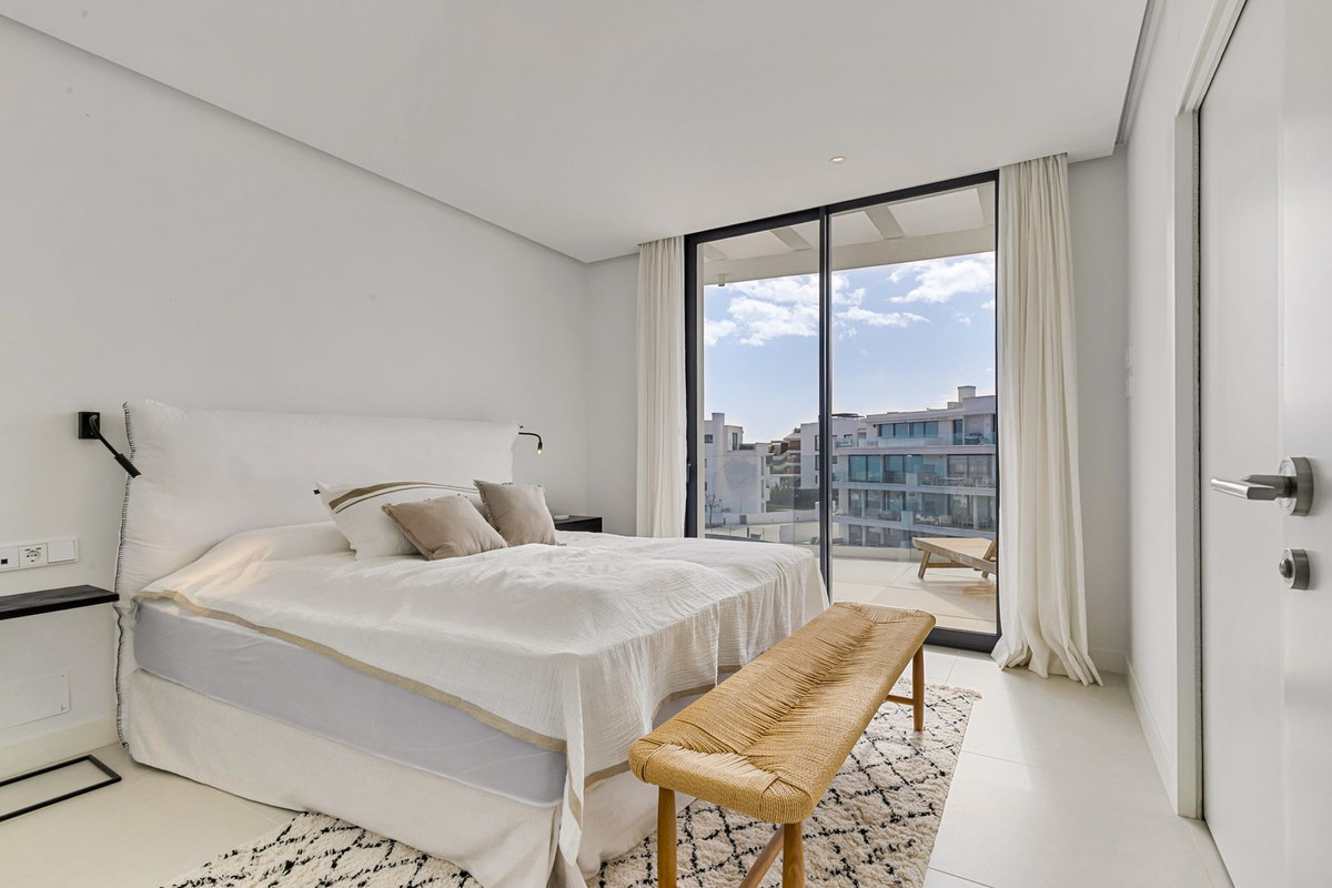 3 Bed Apartment for sale in Fuengirola Costa Del Sol, Málaga, Spain