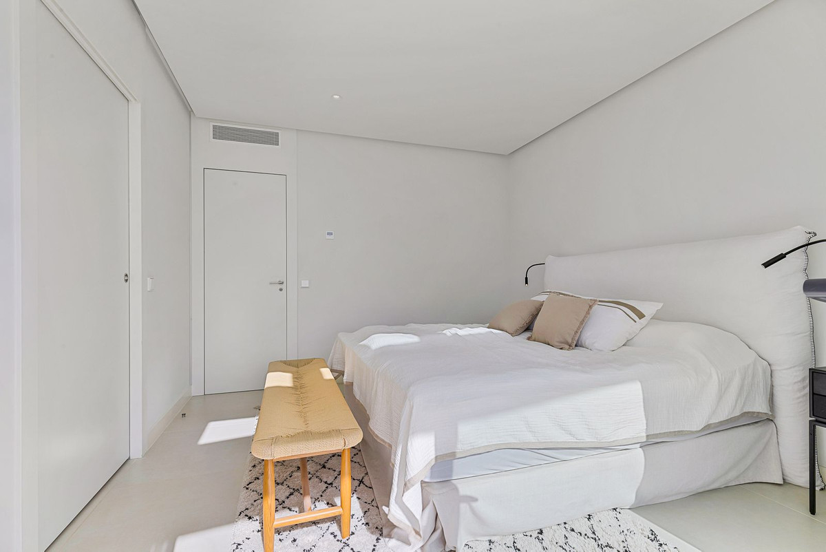 3 Bed Apartment for sale in Fuengirola Costa Del Sol, Málaga, Spain